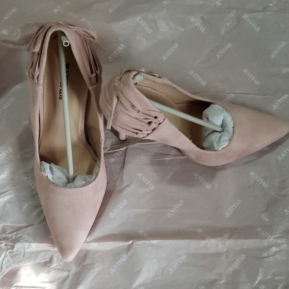 Shoes - Picture 3 of 4